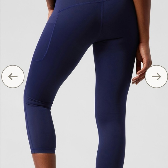 Athleta ultimate stash capri leggings M. Navy blue - Picture 2 of 5